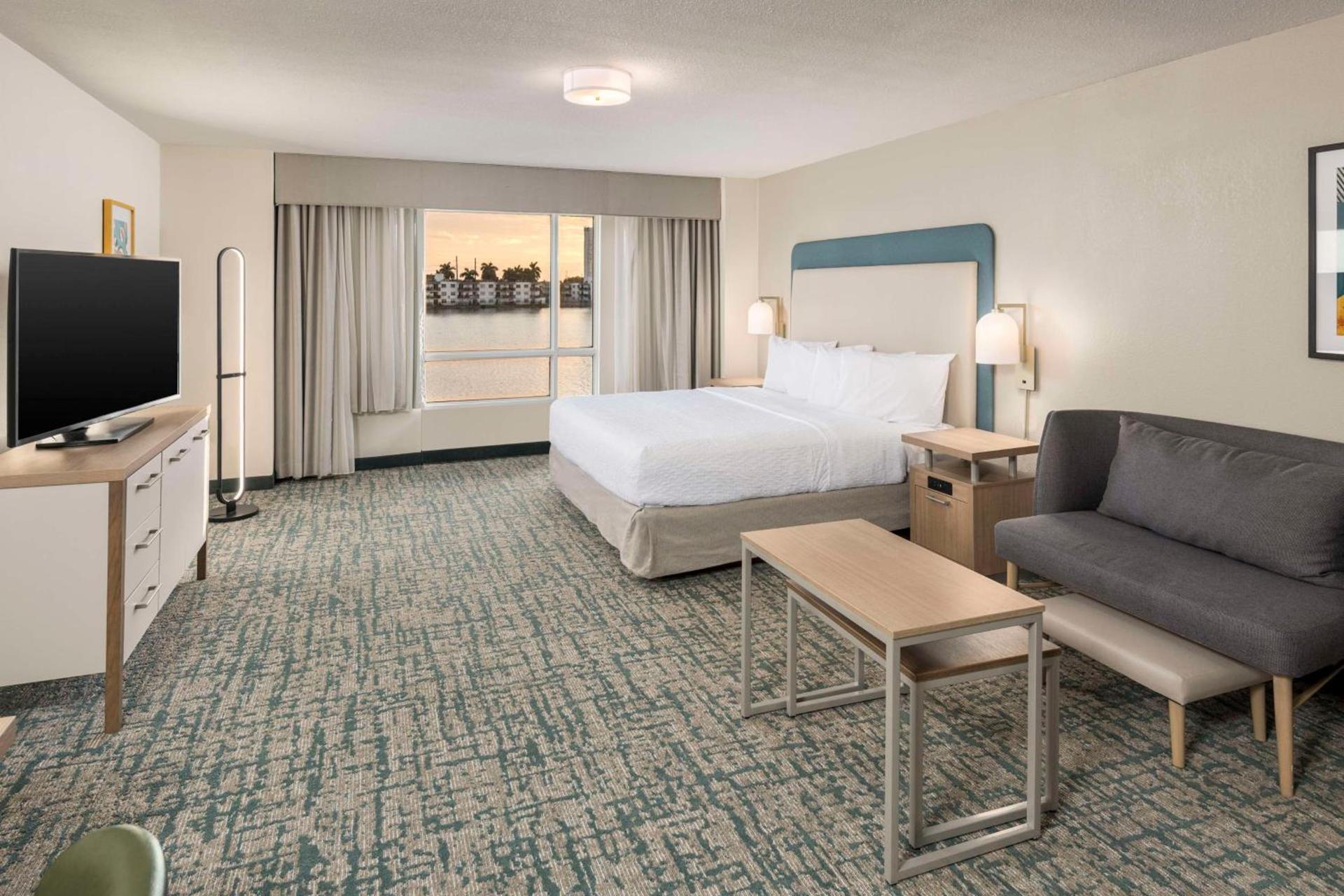 Homewood Suites Miami Airport/Blue Lagoon photo 25