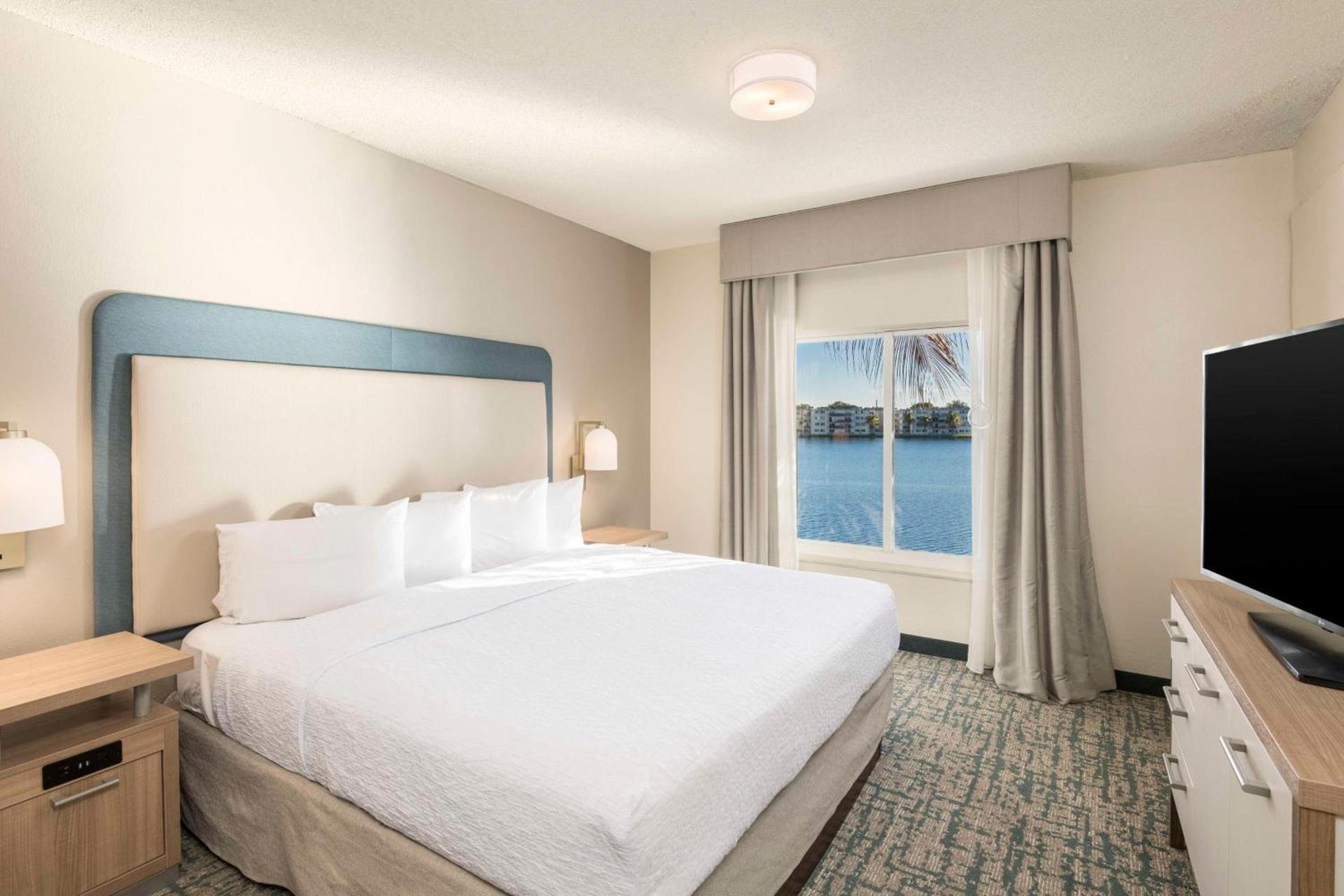 Homewood Suites Miami Airport/Blue Lagoon photo 28