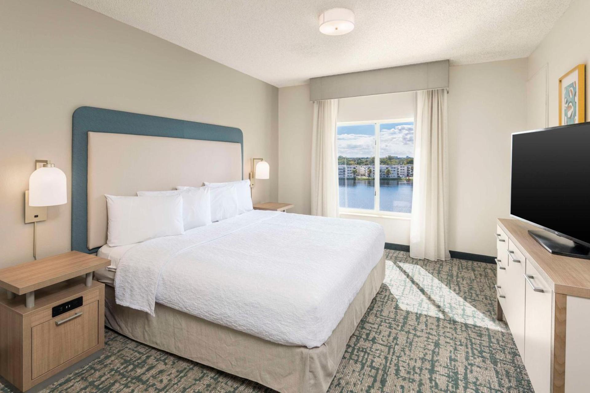 Homewood Suites Miami Airport/Blue Lagoon photo 35
