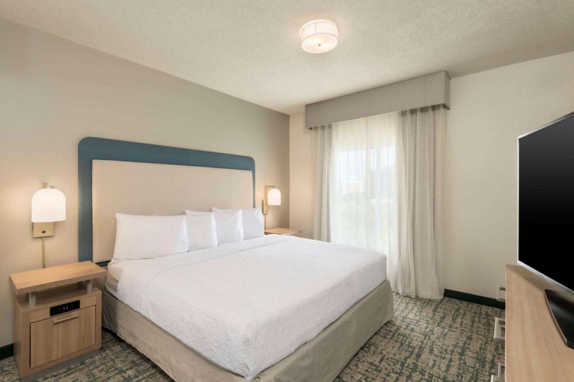 Homewood Suites Miami Airport/Blue Lagoon photo 40