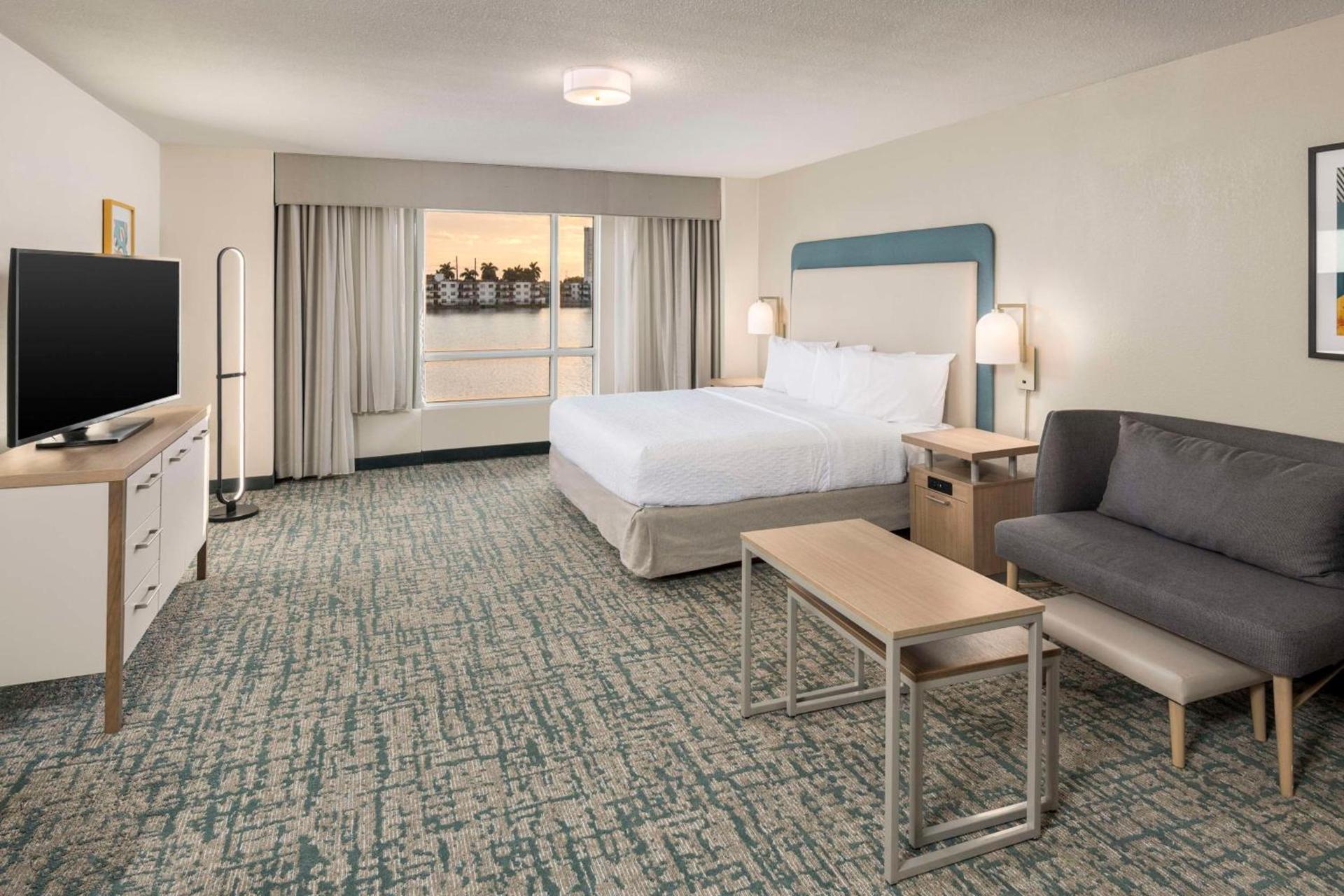 Homewood Suites Miami Airport/Blue Lagoon photo 41