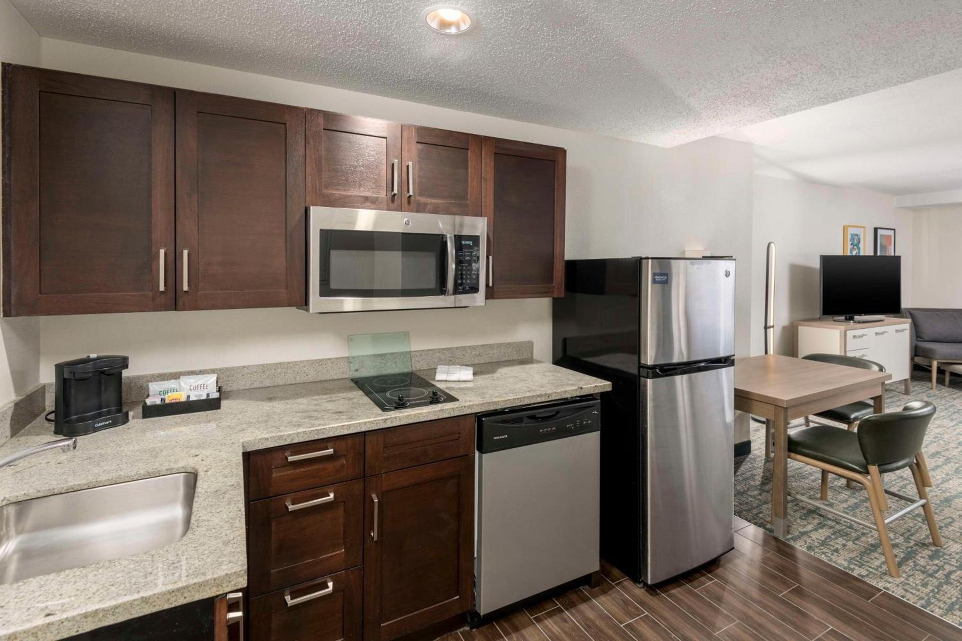 Homewood Suites Miami Airport/Blue Lagoon photo 48