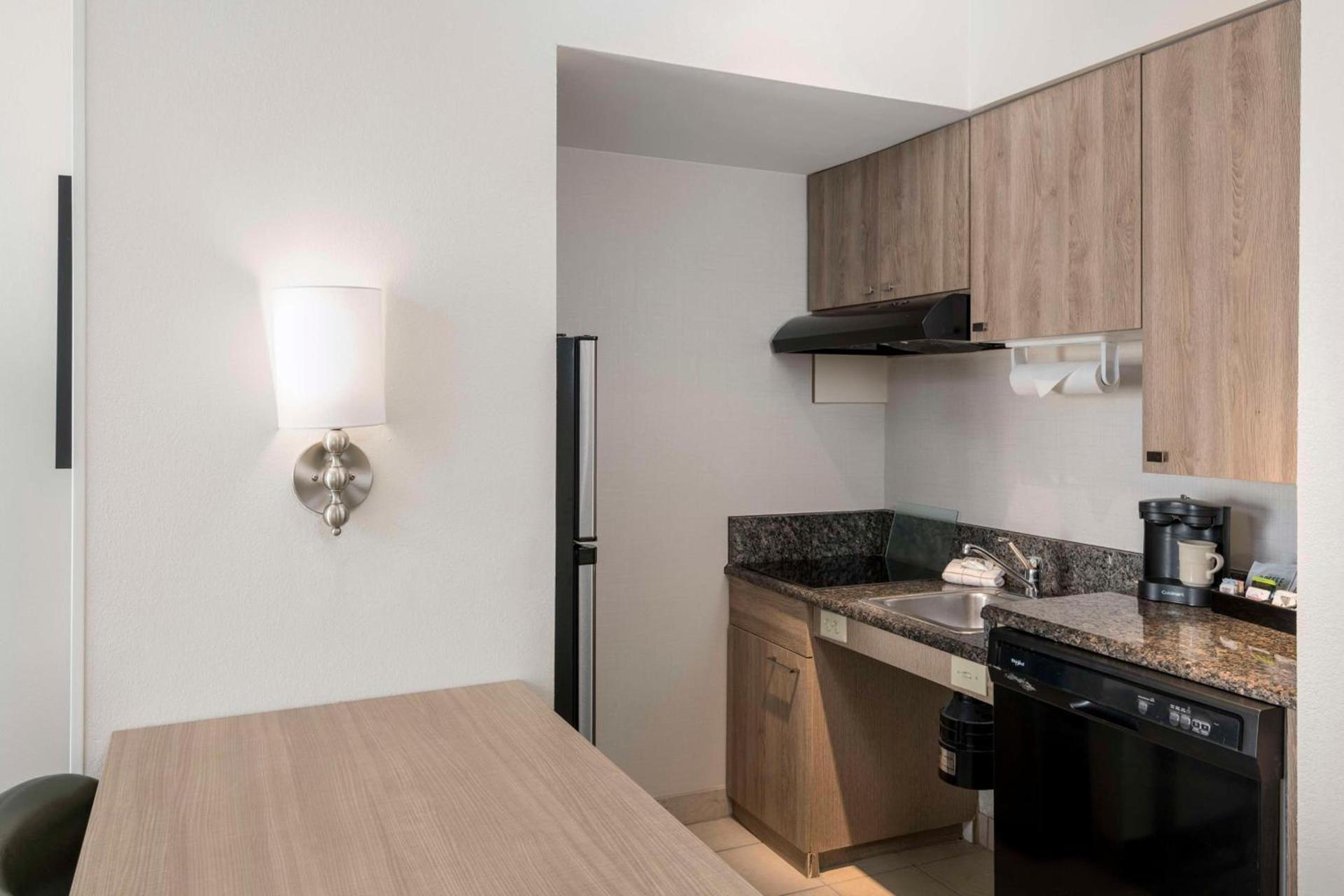 Homewood Suites Miami Airport/Blue Lagoon photo 51