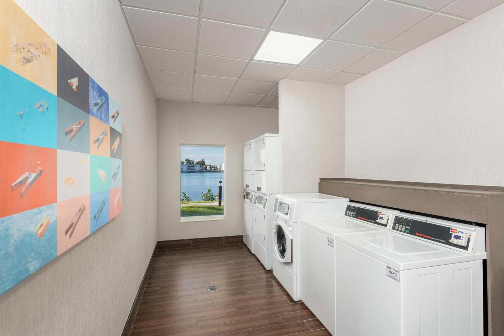 Homewood Suites Miami Airport/Blue Lagoon photo 56