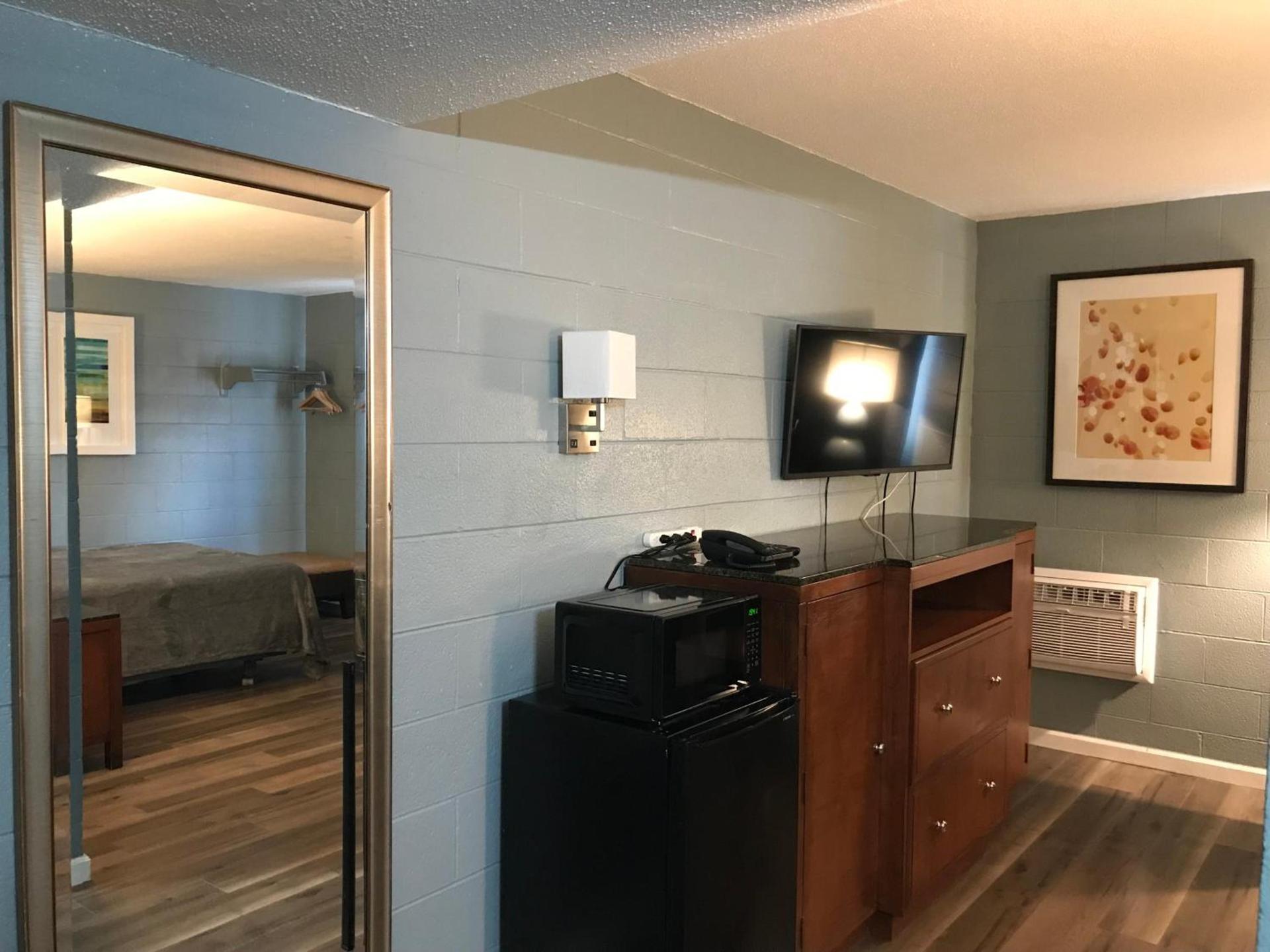 Lamplighter Motel photo 12