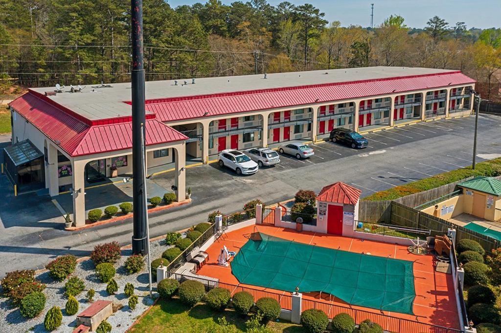 Regency Inn & Suites photo 1