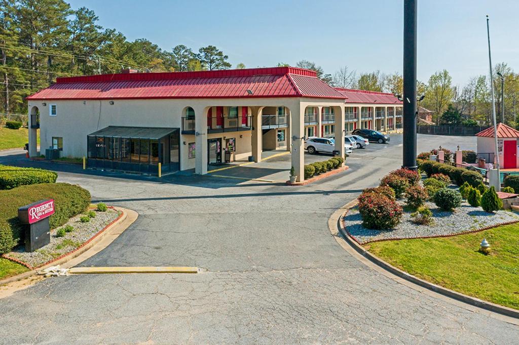 Regency Inn & Suites photo 3