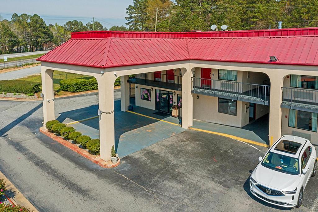 Regency Inn & Suites photo 6