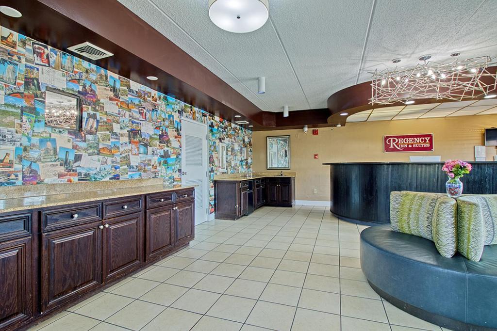 Regency Inn & Suites photo 15