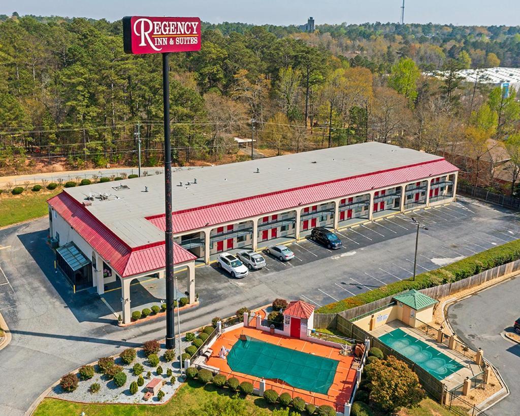 Regency Inn & Suites photo 2