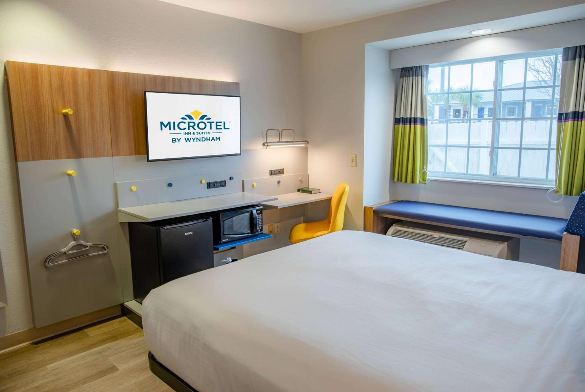 Microtel Inn & Suites by Wyndham Kingsland Naval Base I-95 photo 24