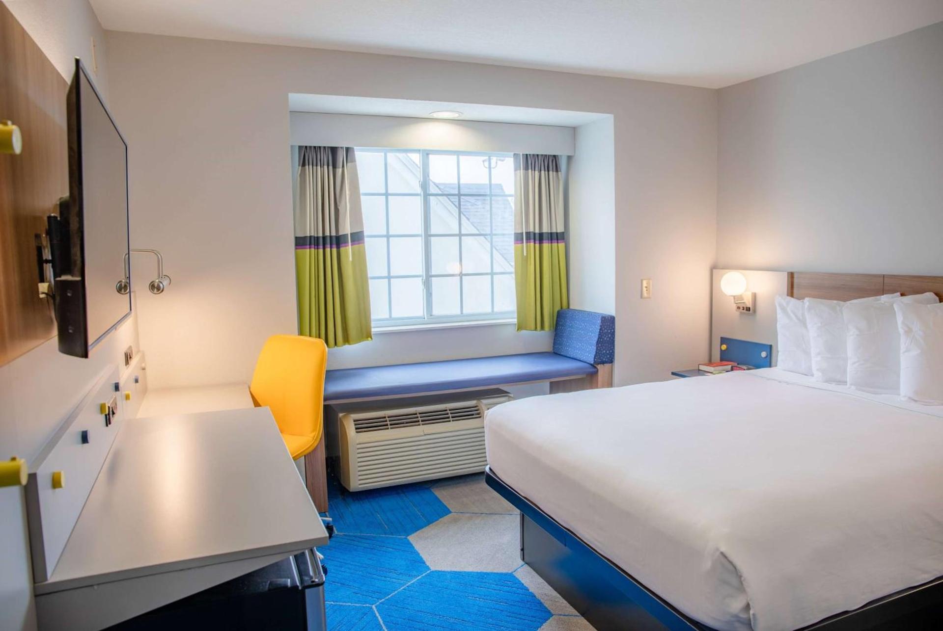 Microtel Inn & Suites by Wyndham Kingsland Naval Base I-95 photo 27