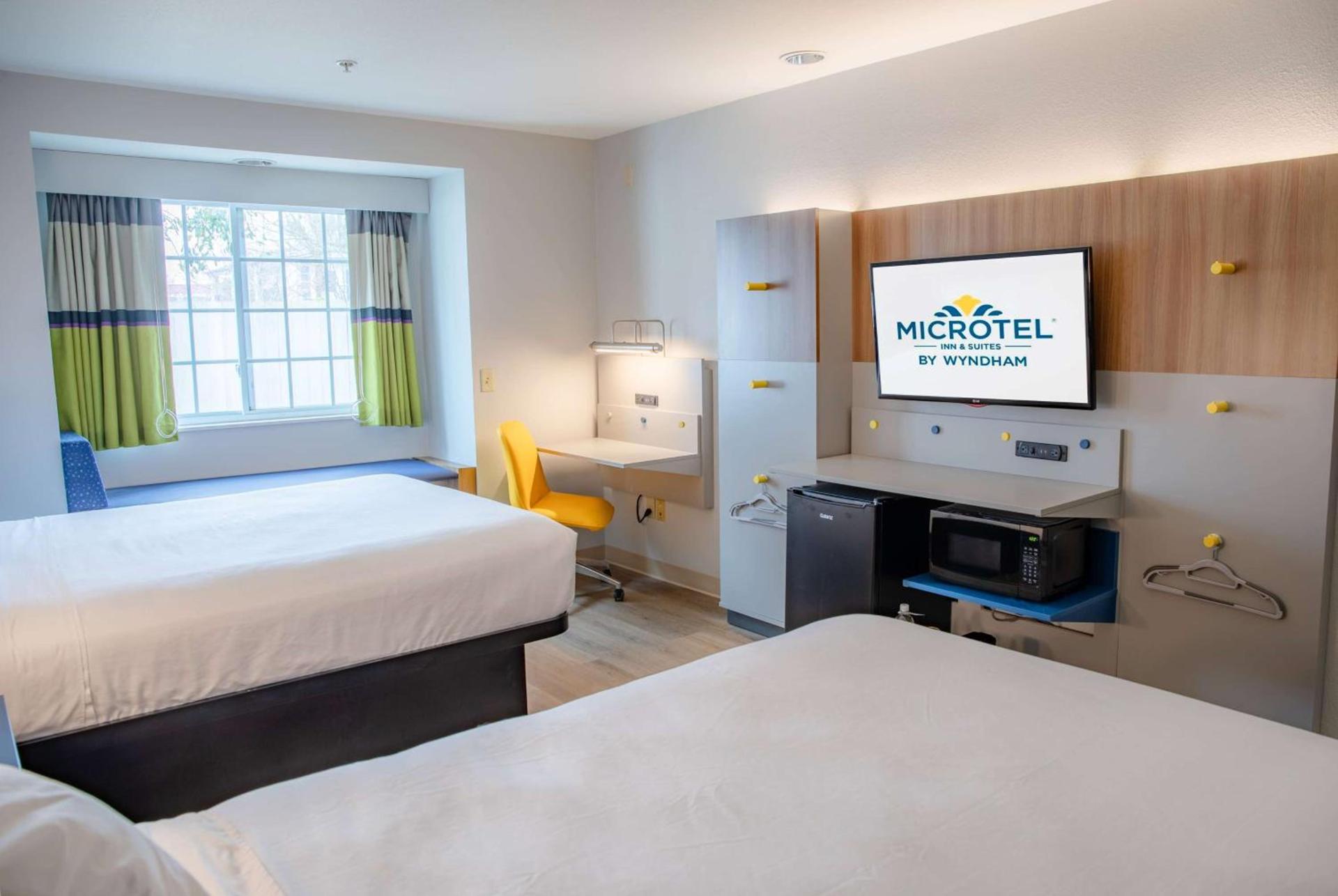 Microtel Inn & Suites by Wyndham Kingsland Naval Base I-95 photo 33