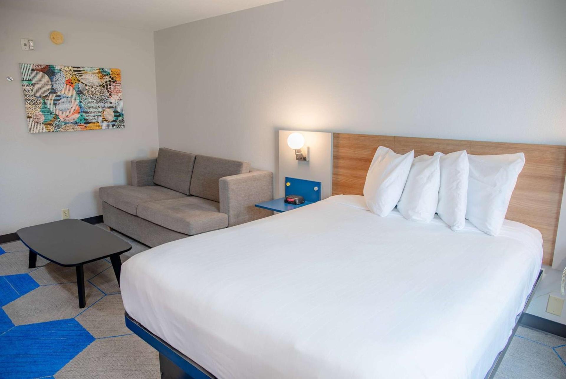 Microtel Inn & Suites by Wyndham Kingsland Naval Base I-95 photo 38