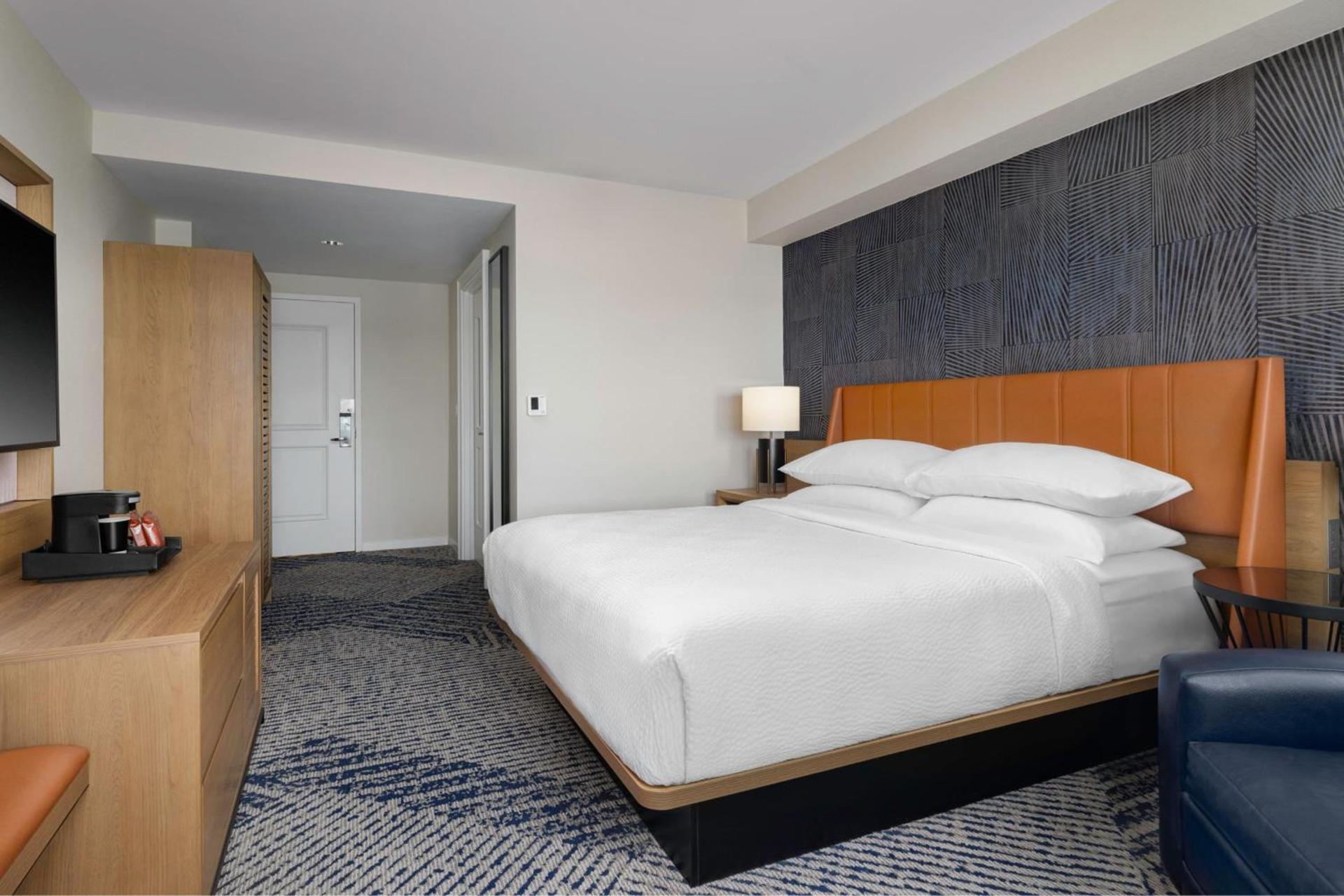 Sheraton Erie Bayfront Hotel photo 12