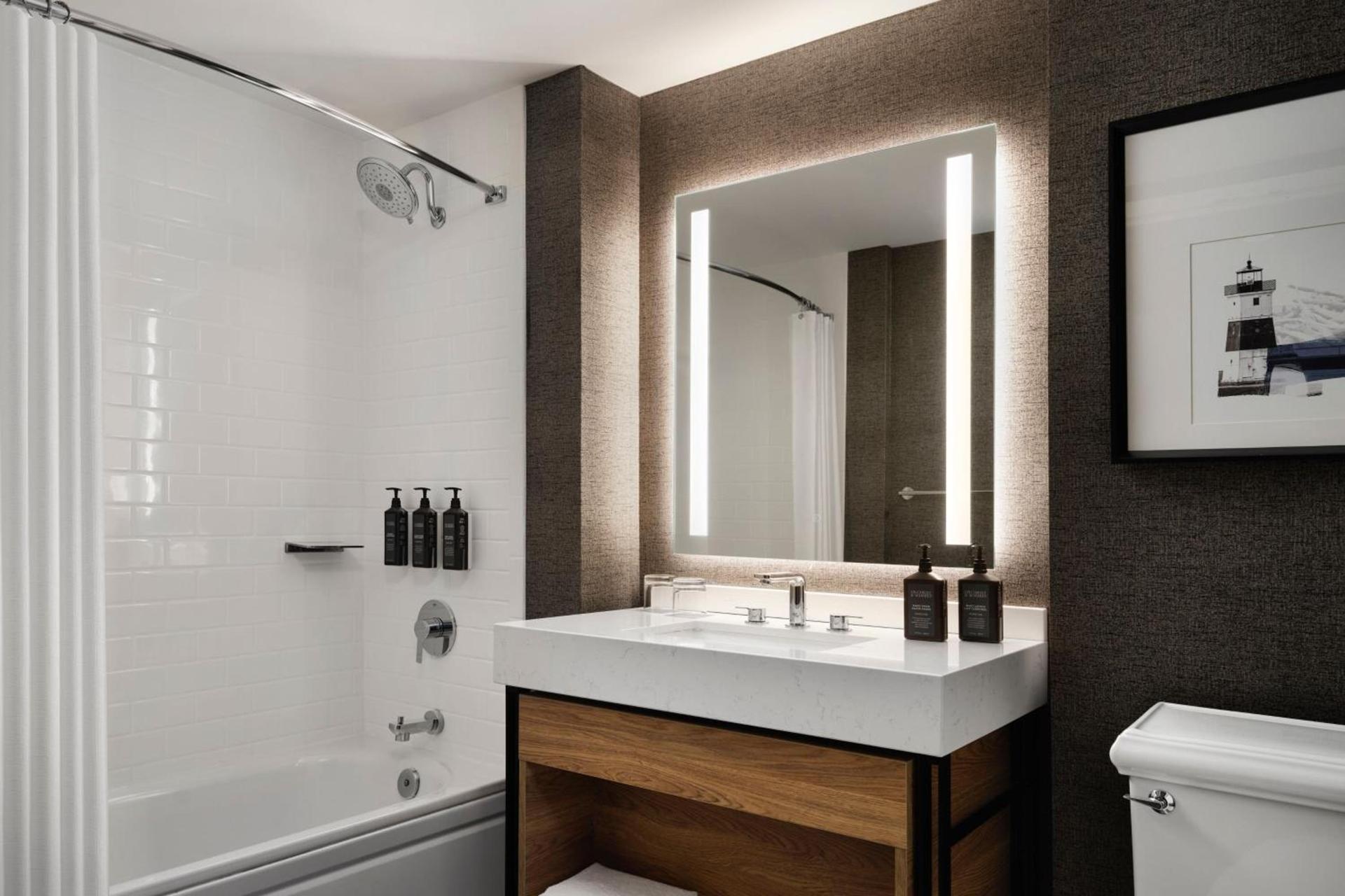 Sheraton Erie Bayfront Hotel photo 18