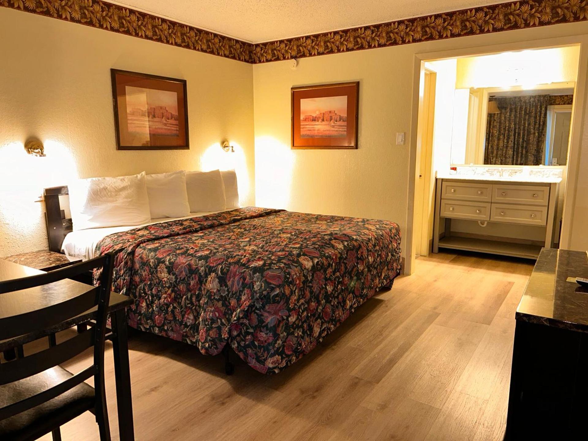 River Forest Inn photo 3