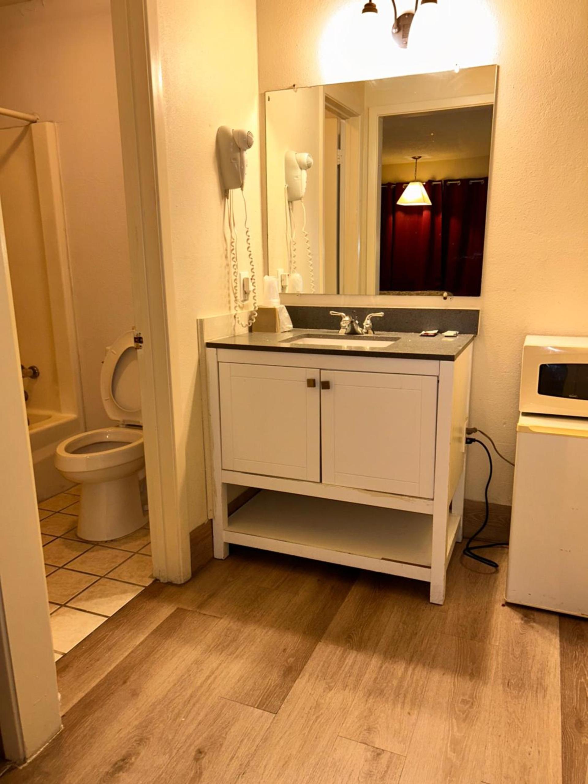 River Forest Inn photo 11