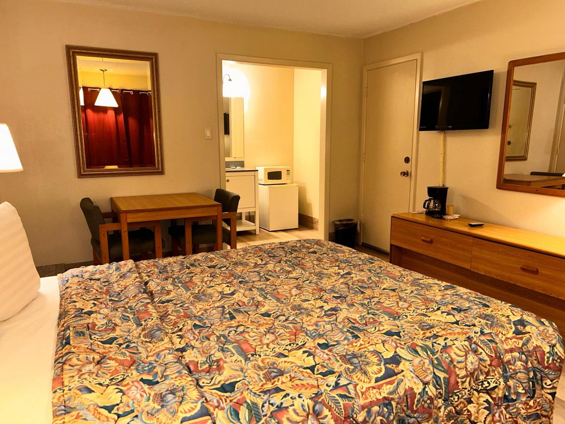 River Forest Inn photo 12