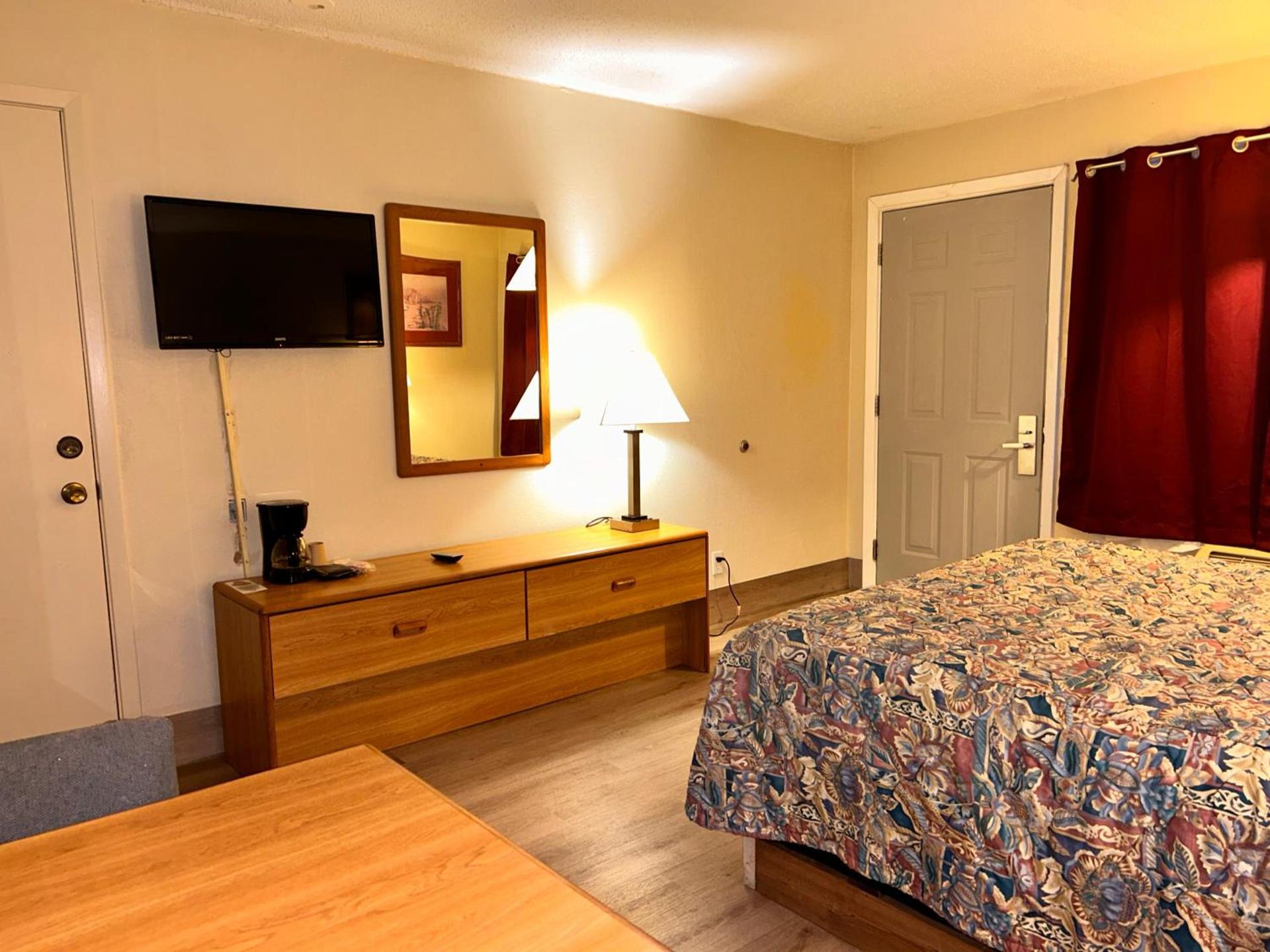 River Forest Inn photo 13