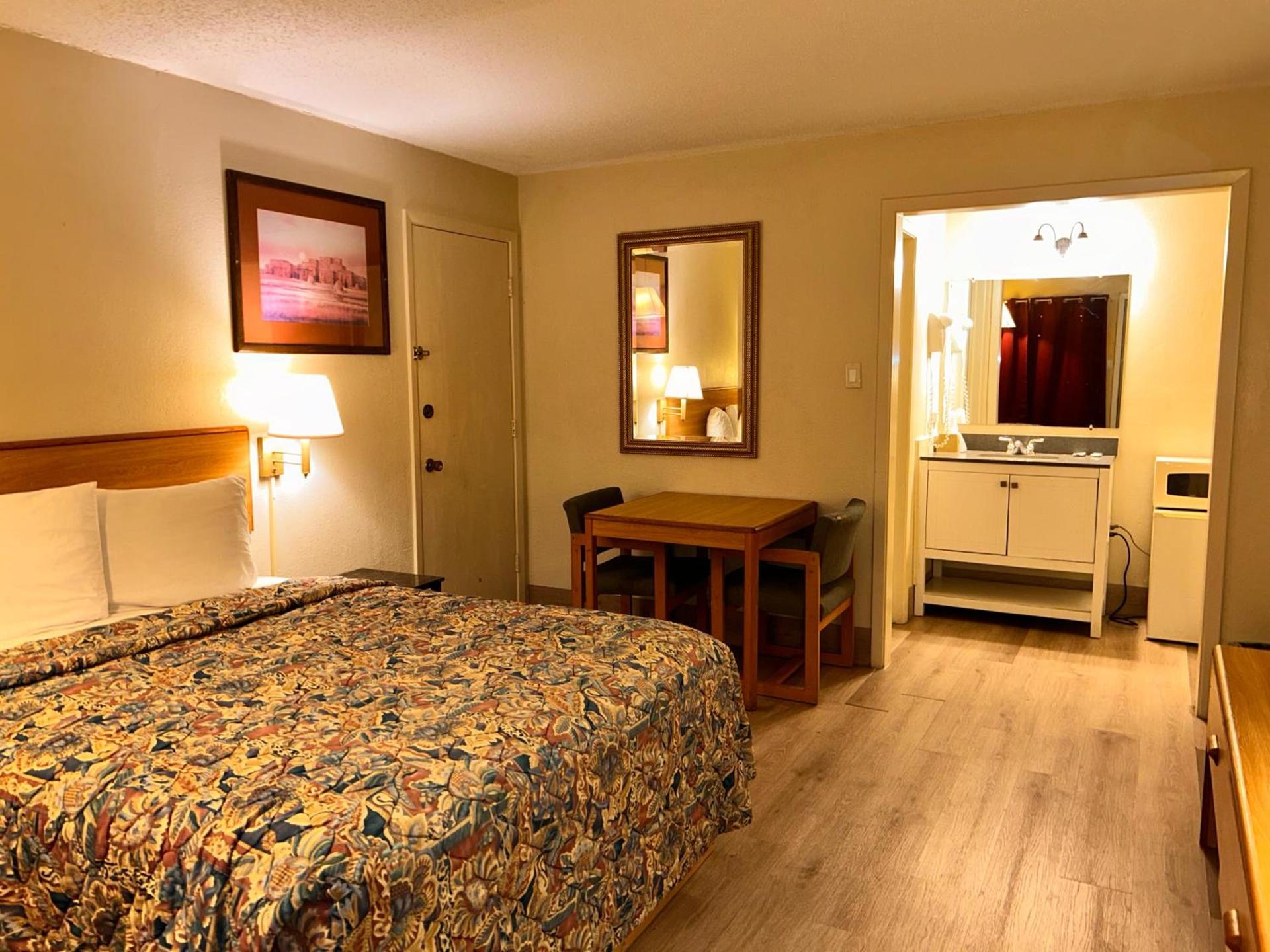 River Forest Inn photo 15