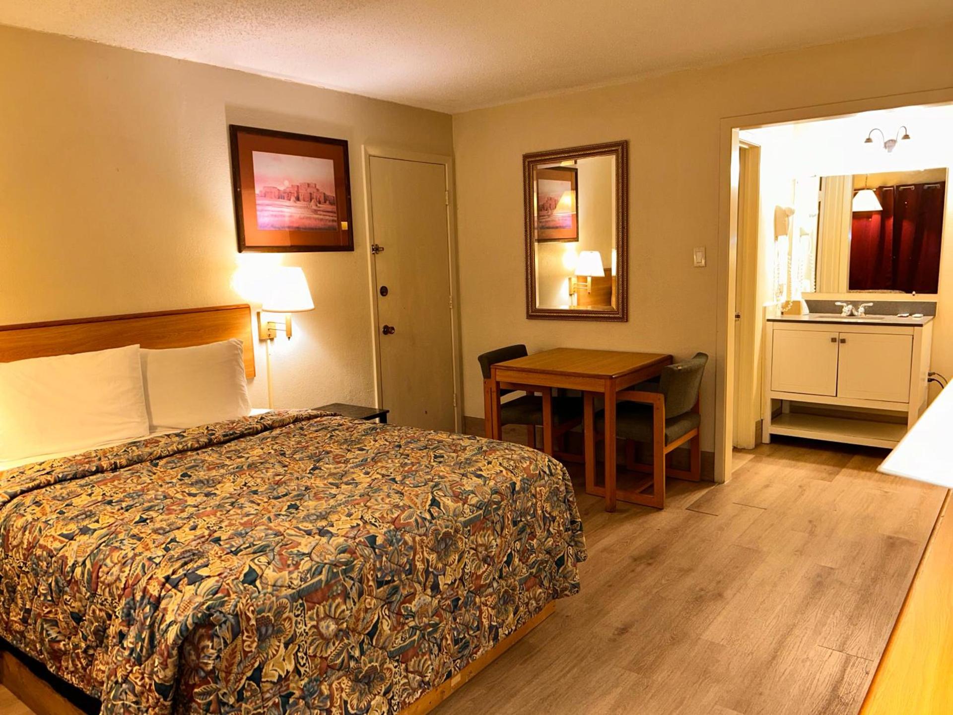 River Forest Inn photo 20