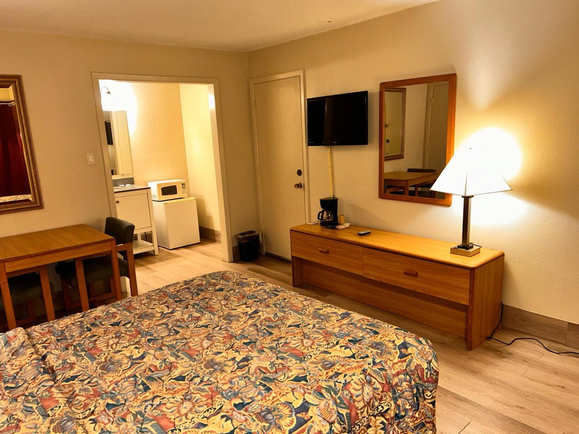 River Forest Inn photo 21
