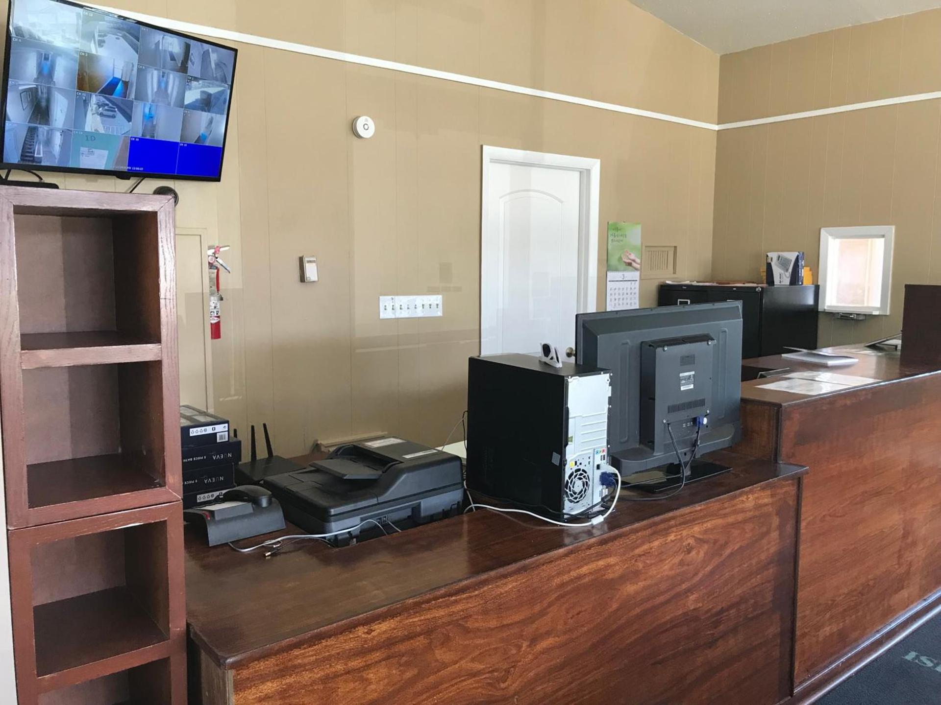 Lamplighter Motel photo 9