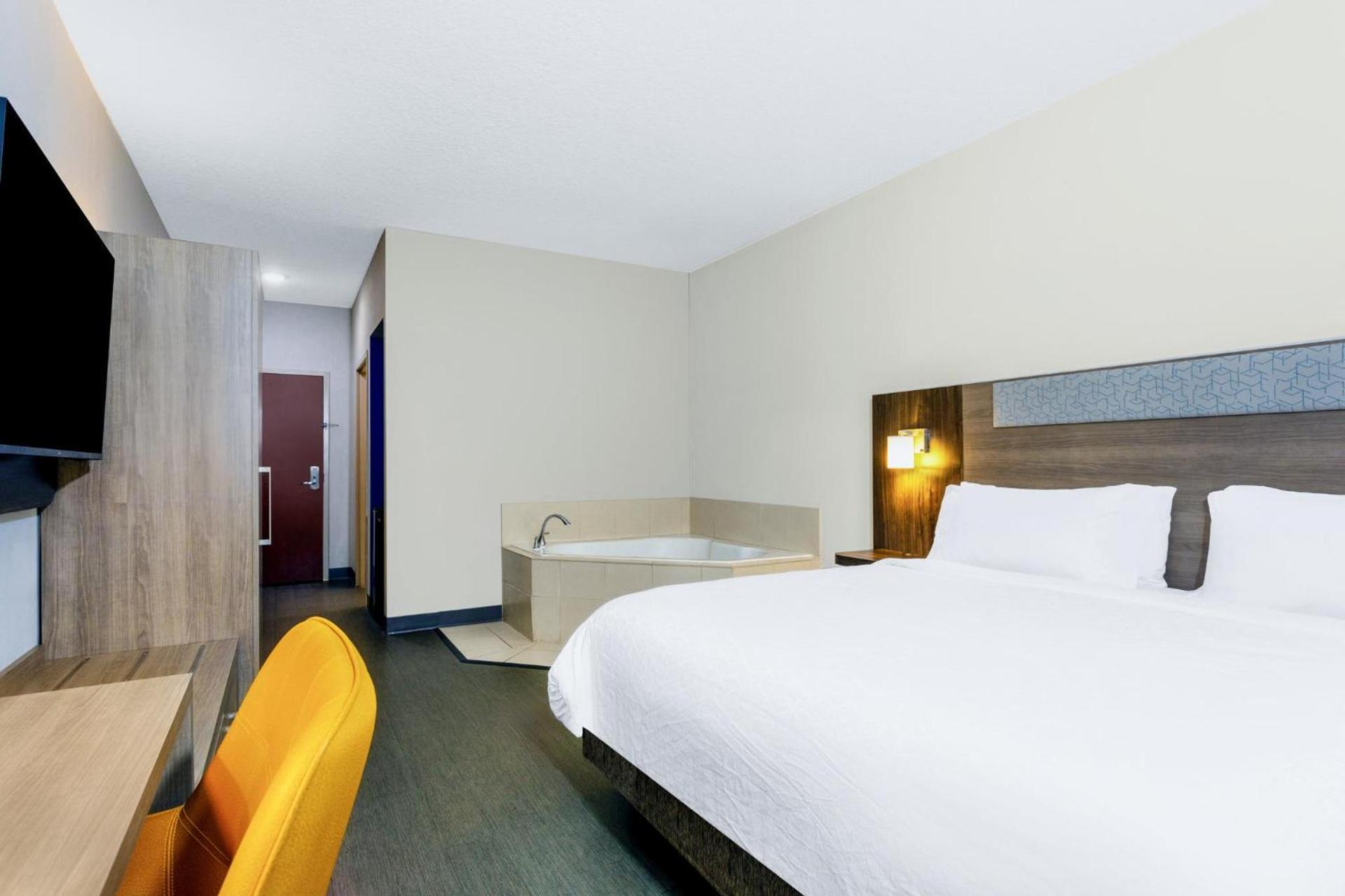 Holiday Inn Express & Suites Jacksonville - Atlantic Beach by IHG photo 84