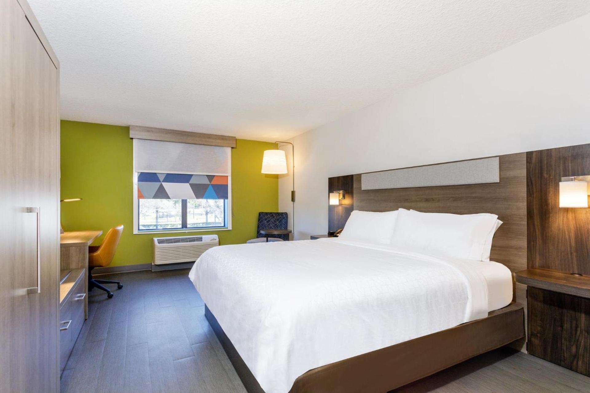 Holiday Inn Express & Suites Jacksonville - Atlantic Beach by IHG photo 89