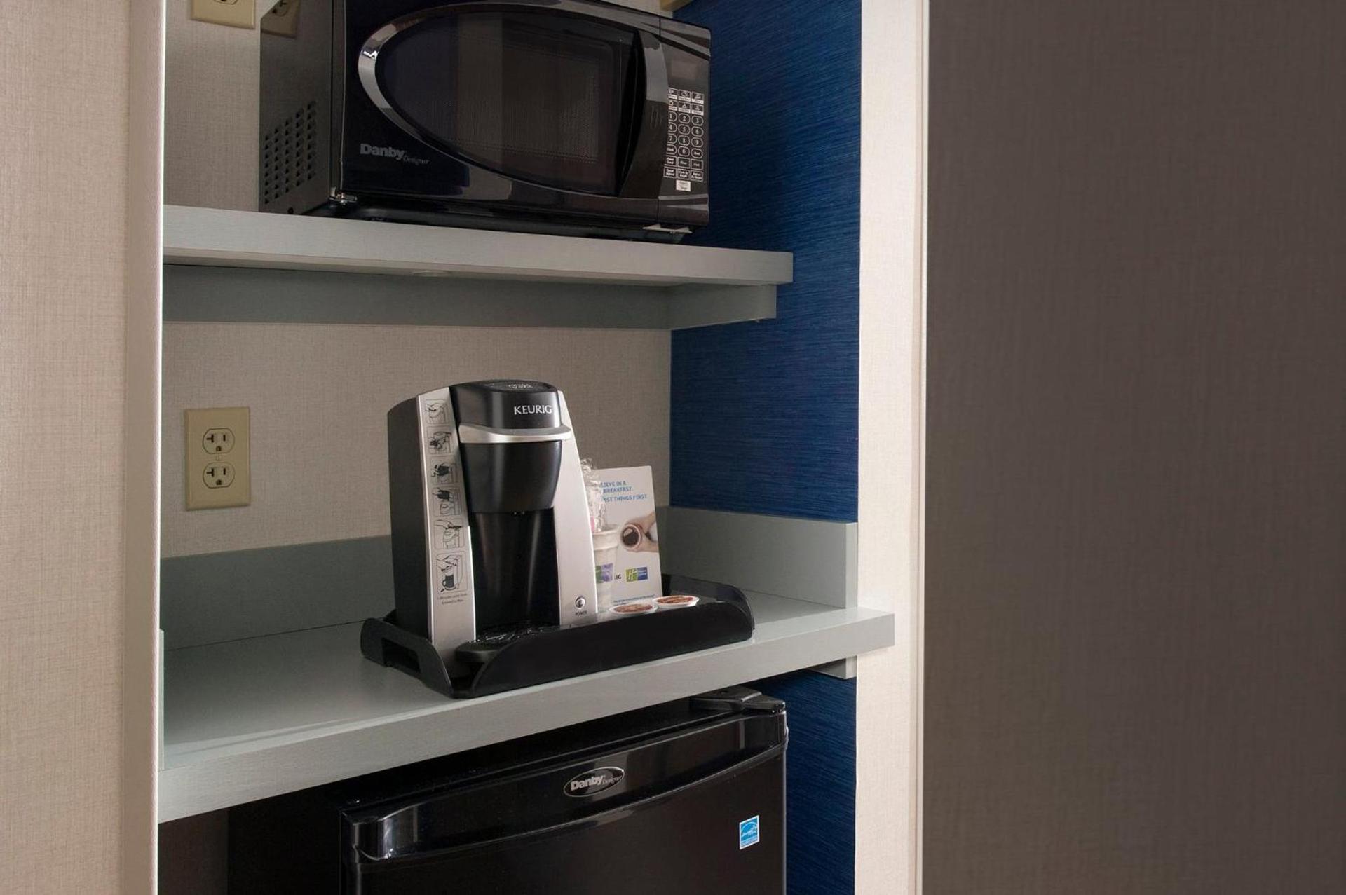 Holiday Inn Express & Suites by IHG Chambersburg by IHG photo 66