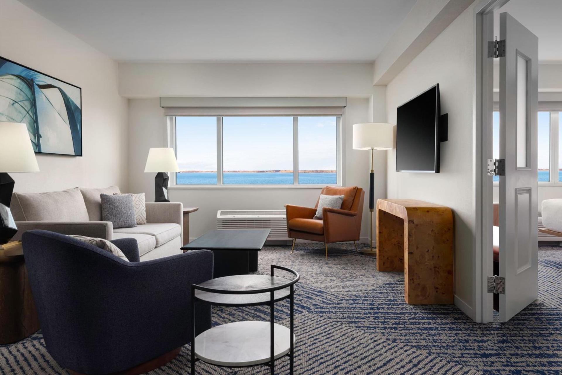 Sheraton Erie Bayfront Hotel photo 21