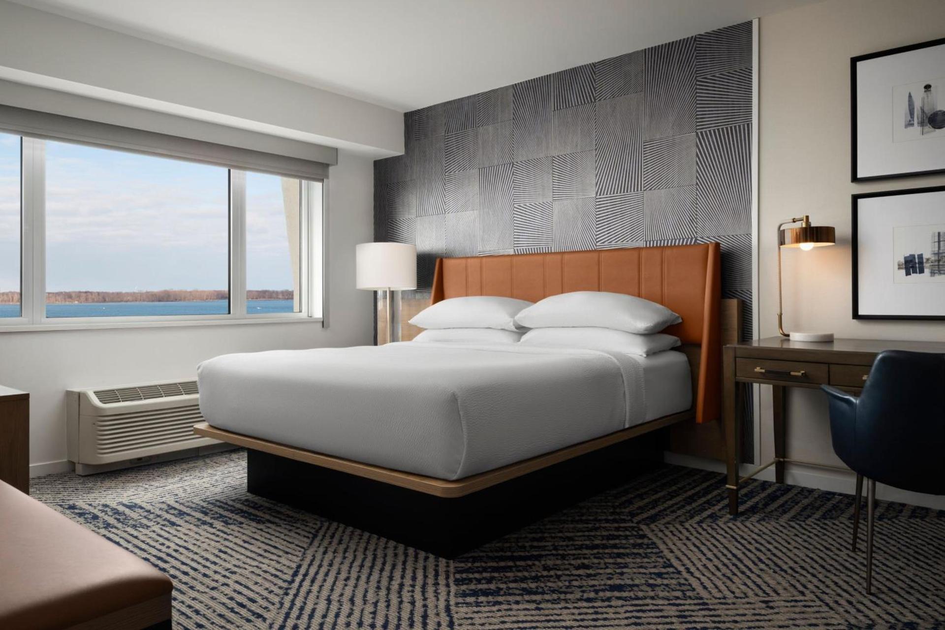 Sheraton Erie Bayfront Hotel photo 23