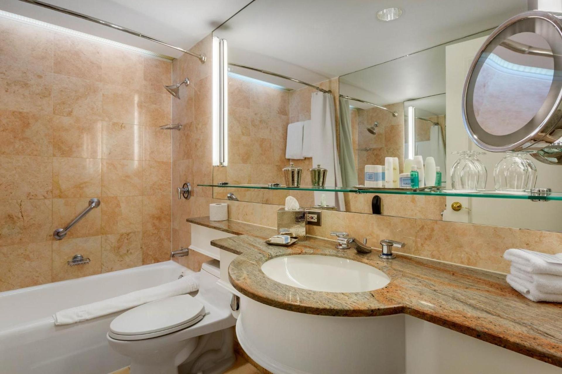 Omni Berkshire Place photo 84