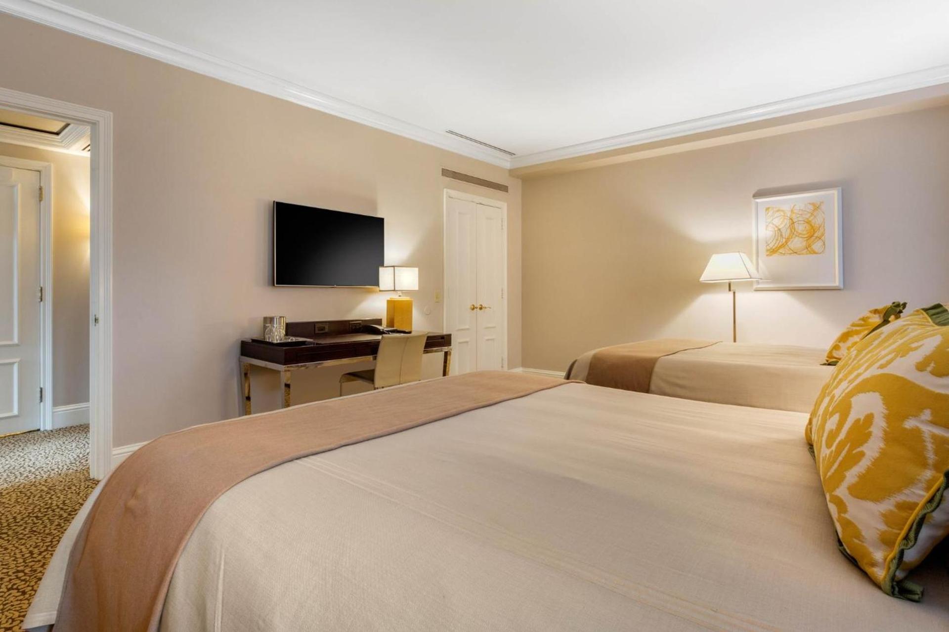 Omni Berkshire Place photo 27