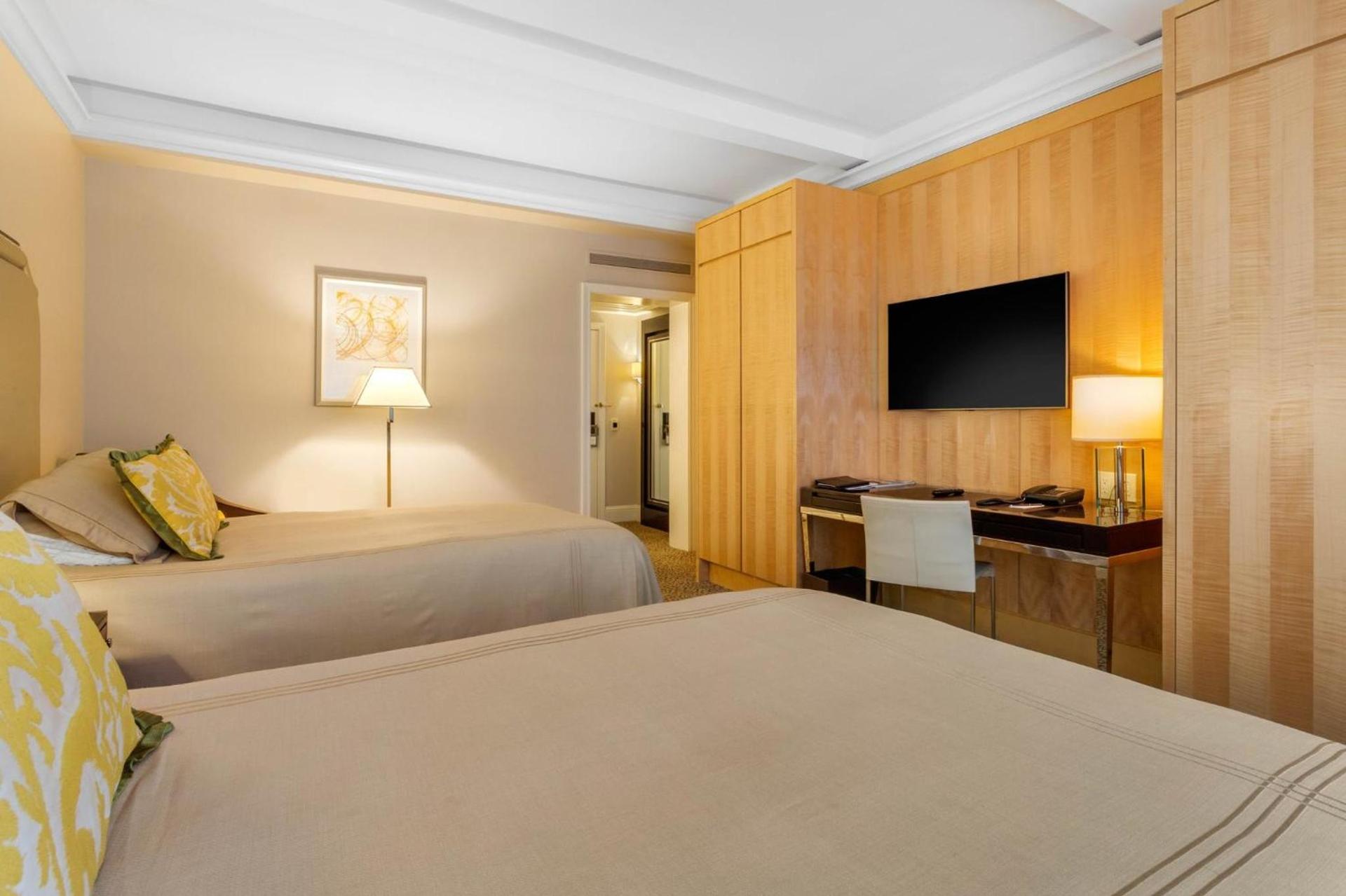 Omni Berkshire Place photo 60