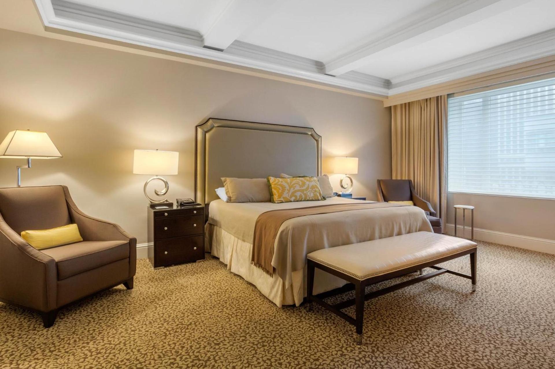 Omni Berkshire Place photo 56