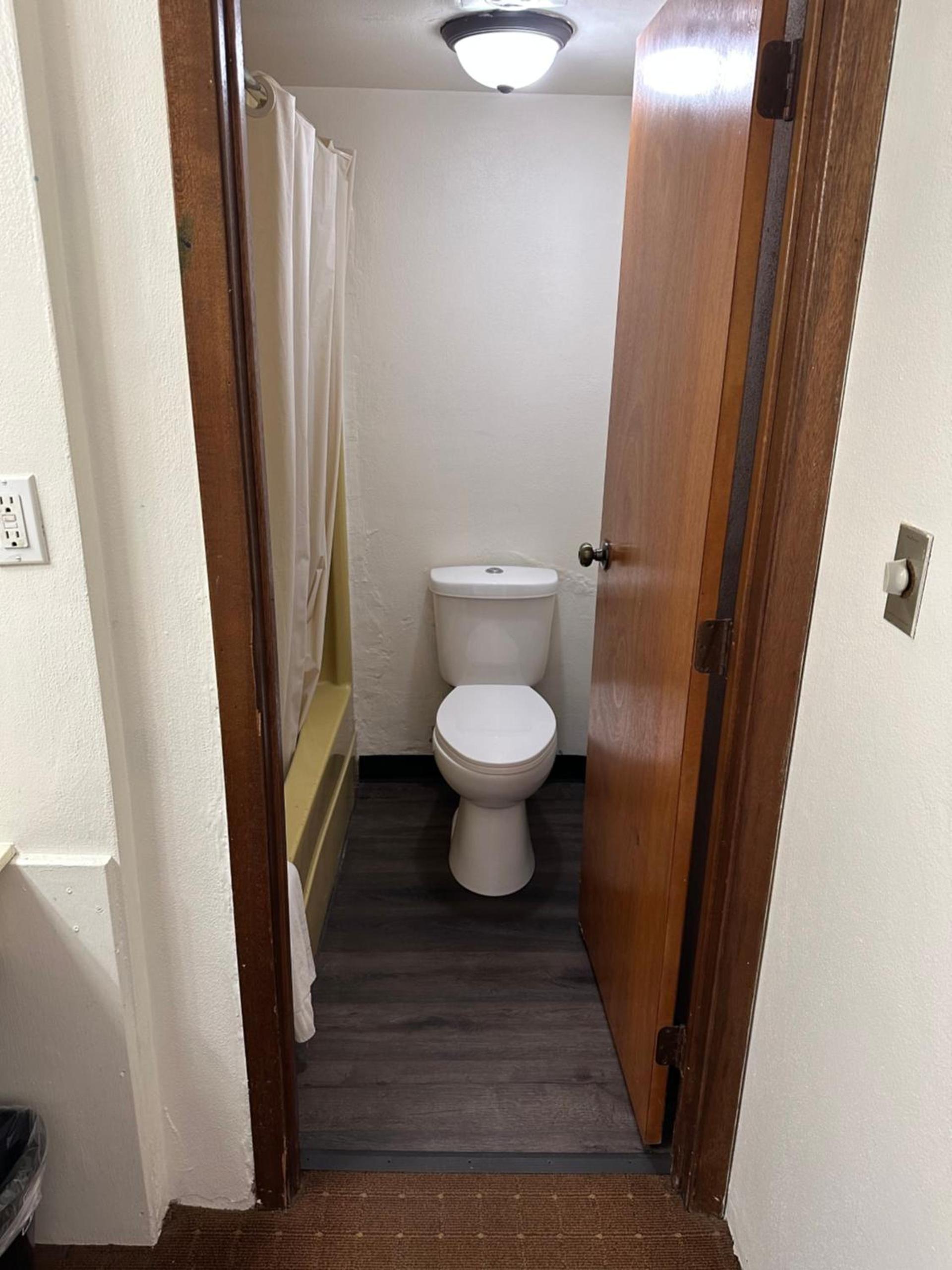 Budget Inn Motel photo 2