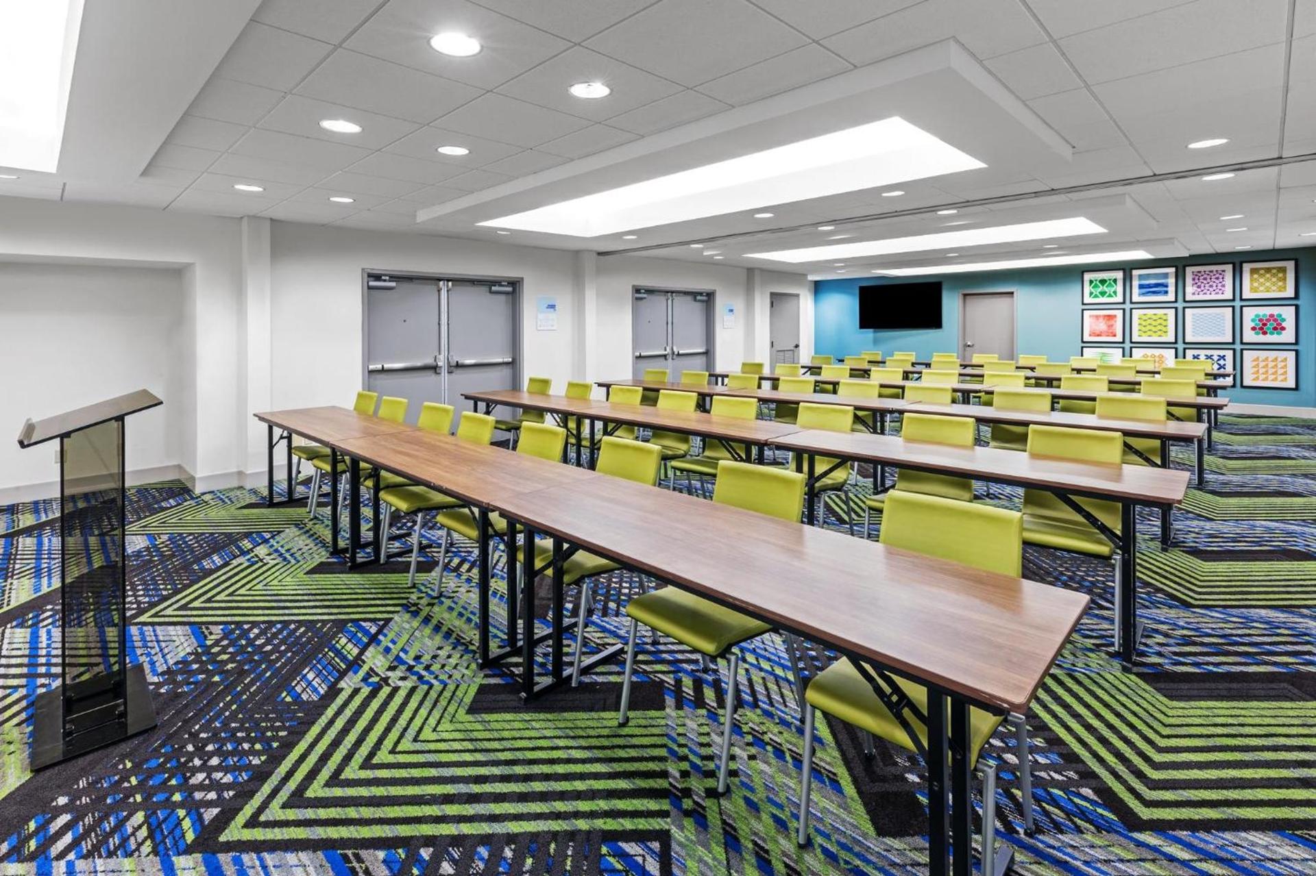 Holiday Inn Express & Suites Sulphur - Lake Charles by IHG photo 73
