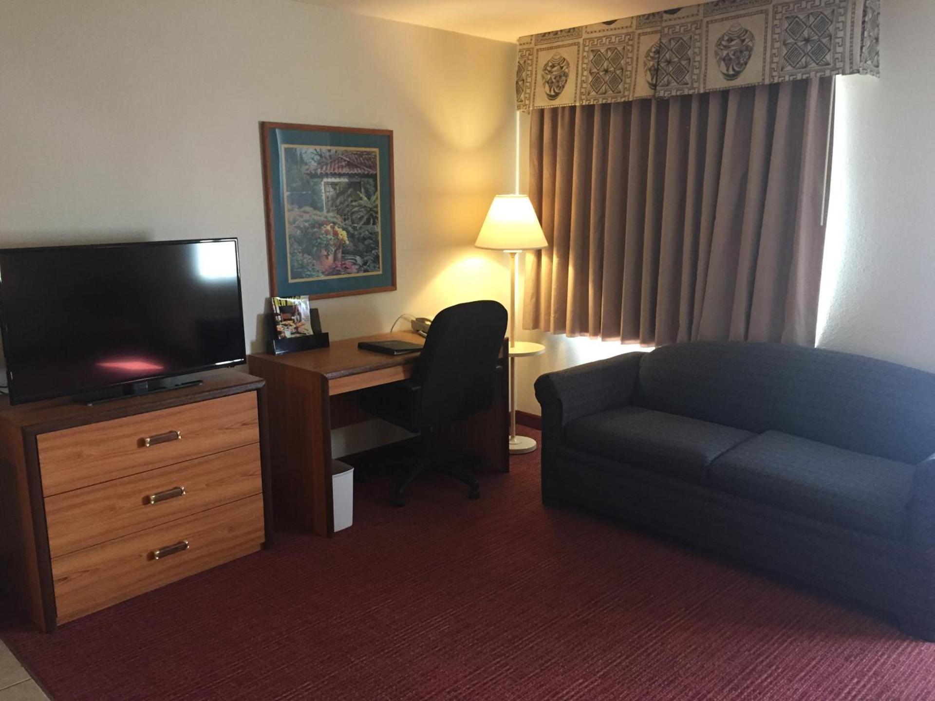 Hawthorn Suites by Wyndham Albuquerque photo 18