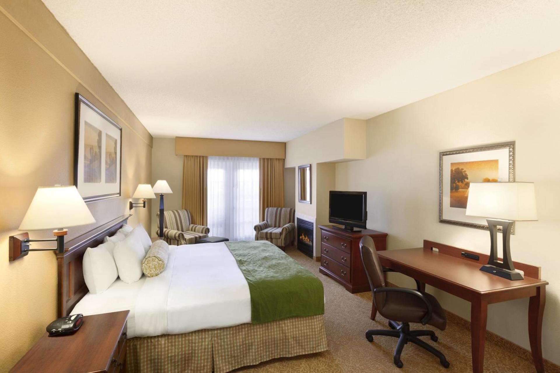 Country Inn & Suites by Radisson, Mesa, AZ photo 44
