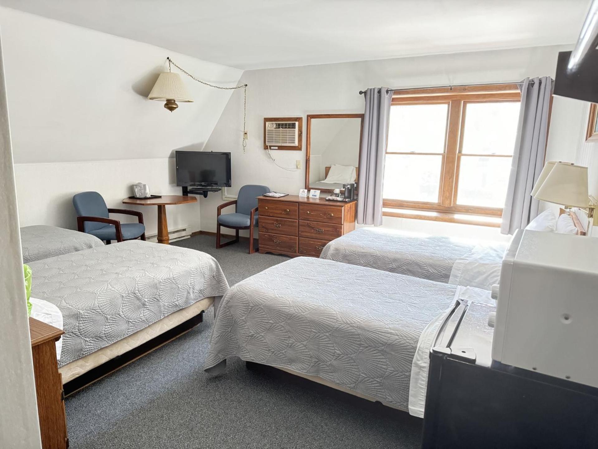 Lake Ontario Motel & Inn photo 6