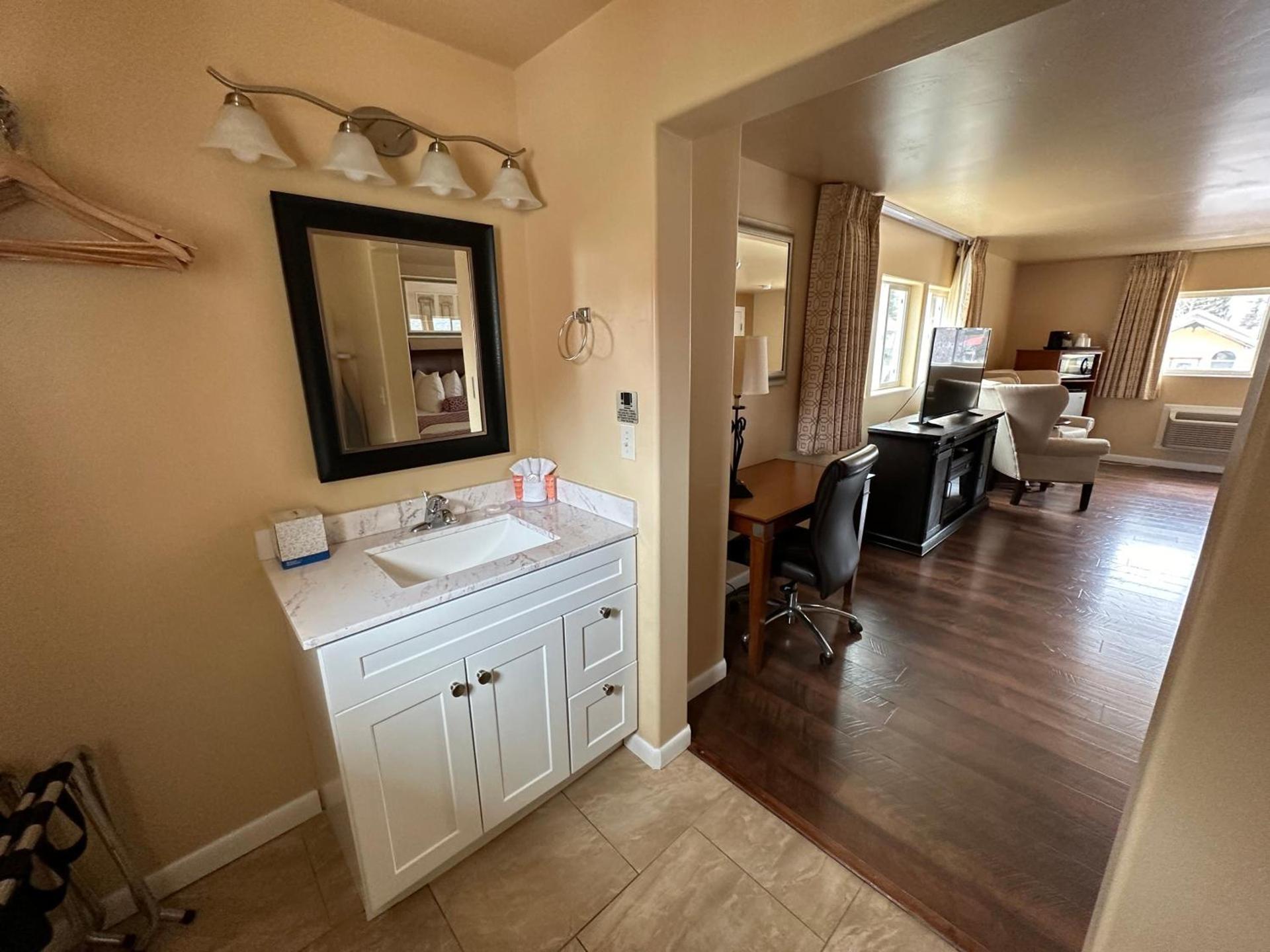 Abram Inn & Suites photo 19