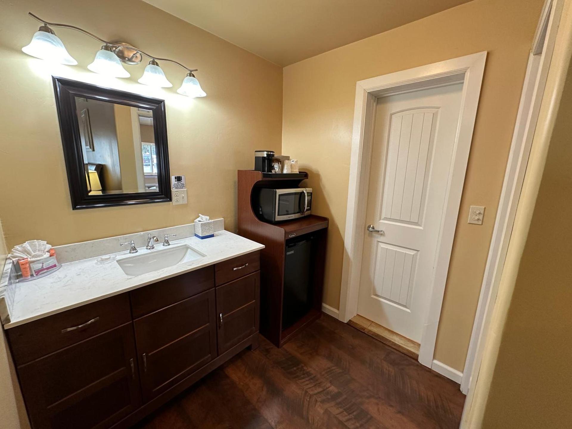 Abram Inn & Suites photo 25