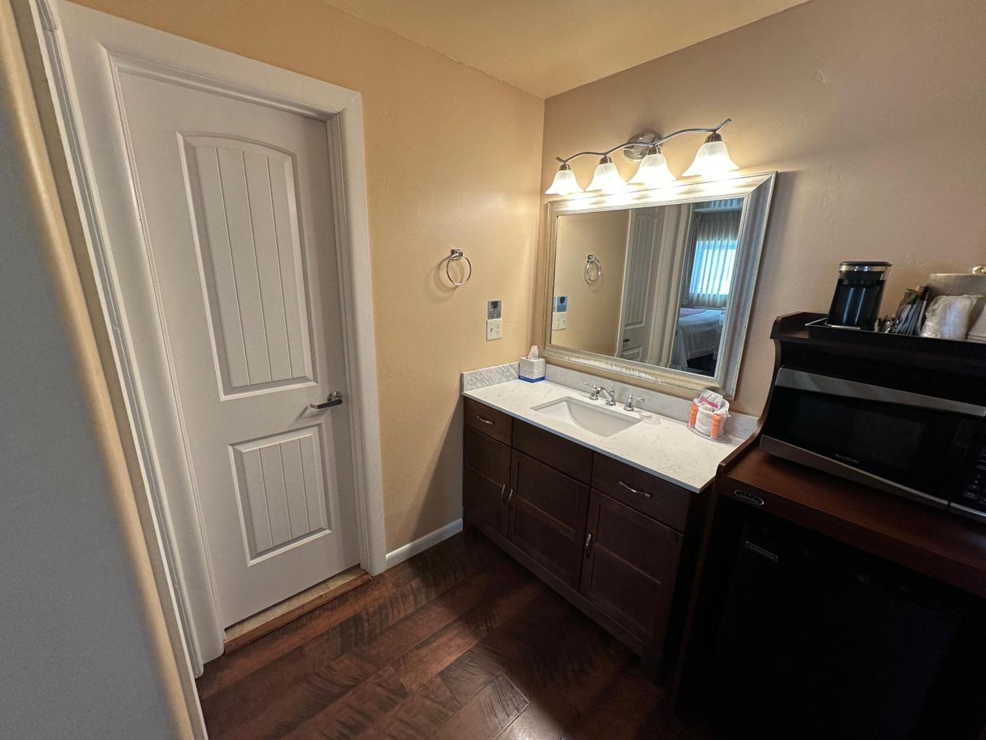 Abram Inn & Suites photo 32