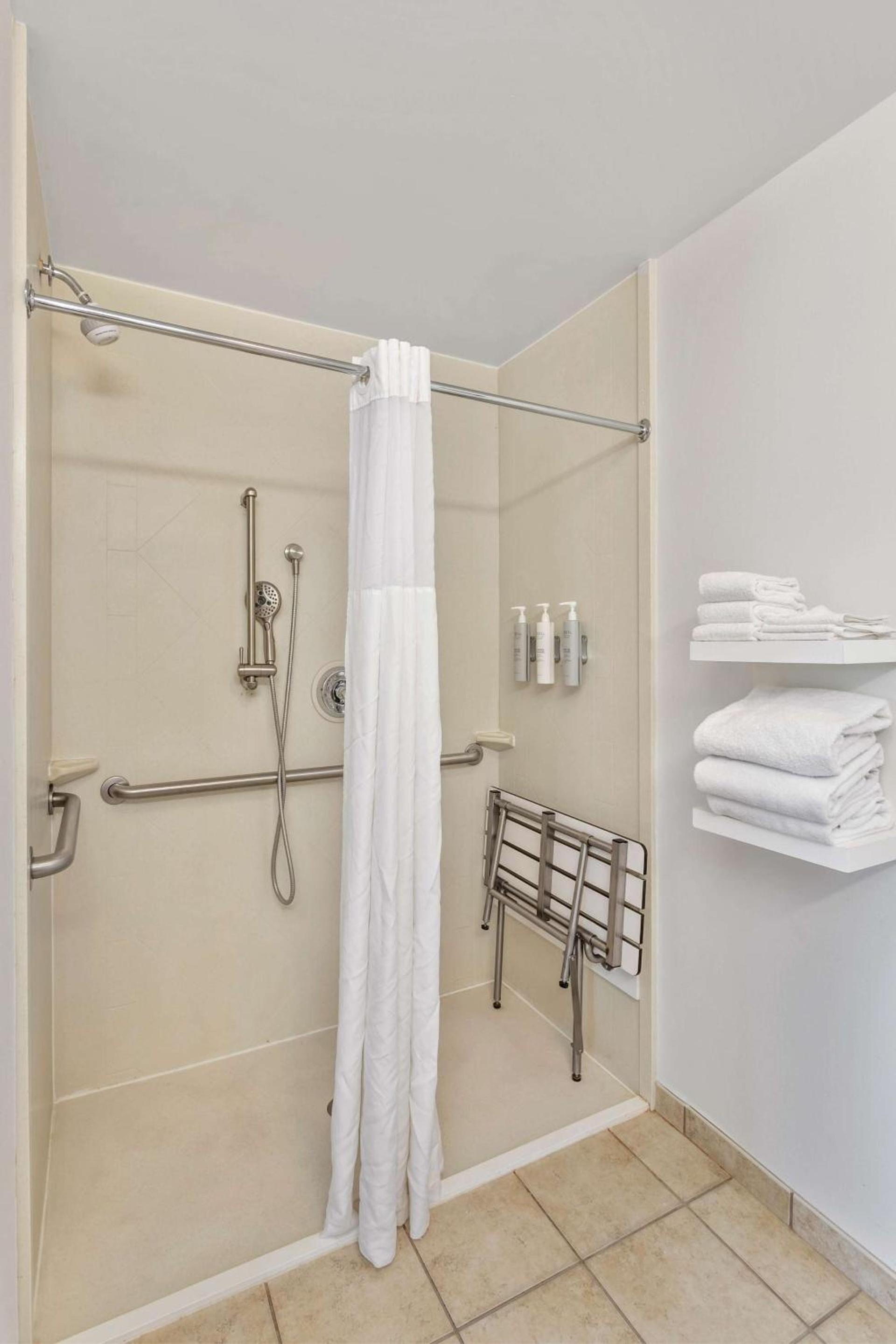 Hampton Inn & Suites Orlando-Apopka photo 58