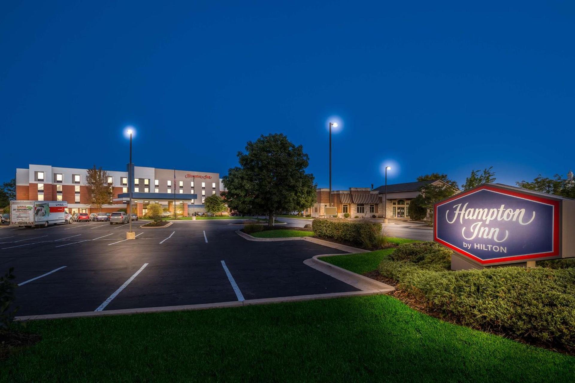 Hampton Inn McHenry photo 1