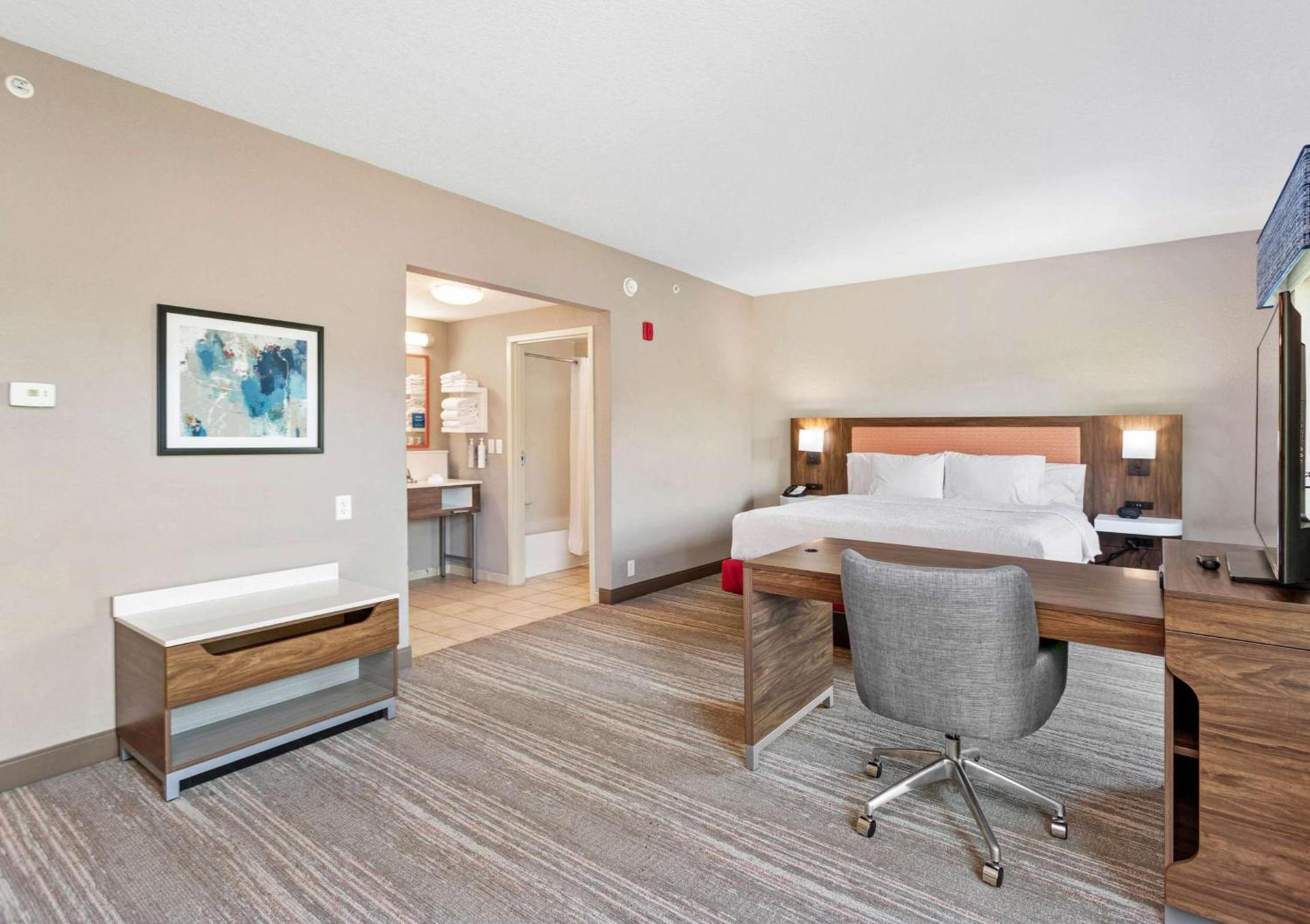Hampton Inn & Suites Orlando-Apopka photo 72