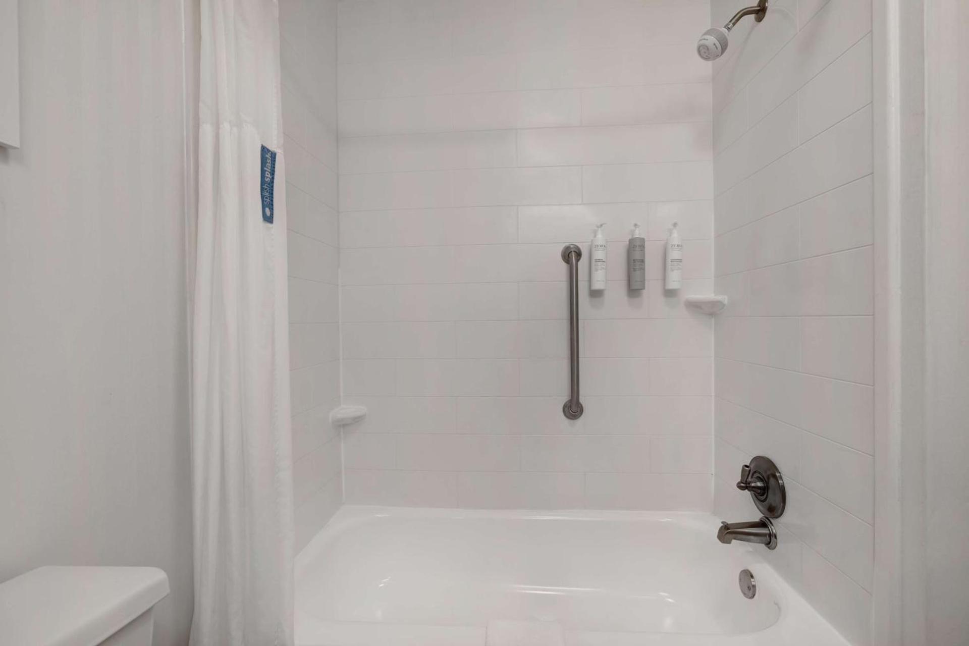 Hampton Inn Natchitoches photo 23