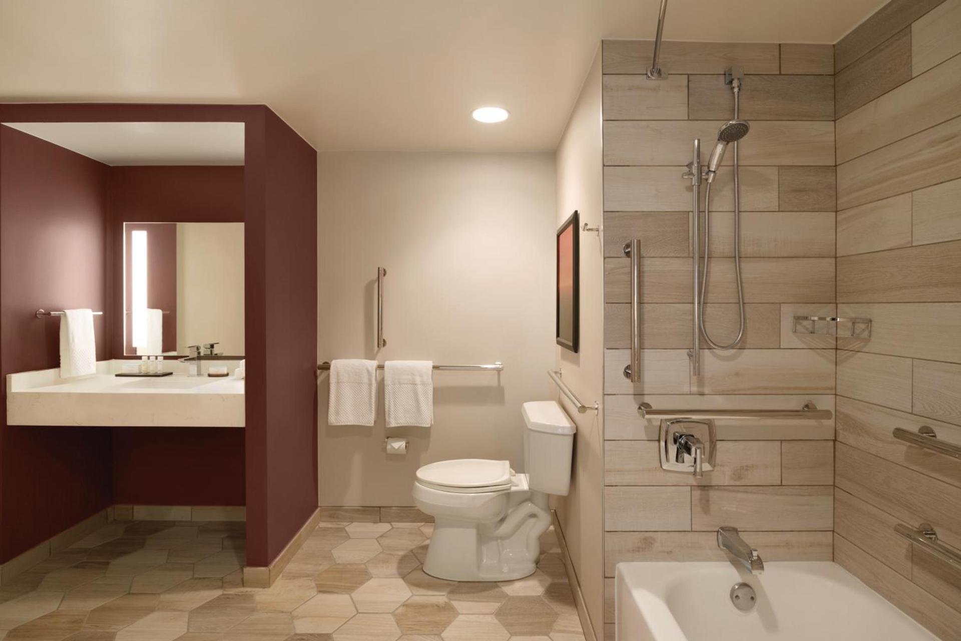 Embassy Suites by Hilton Phoenix Downtown North photo 81